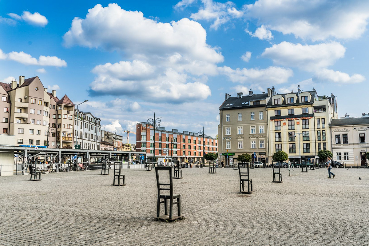 Zielone kwatery na pl. Bohaterów Getta. Równowaga między pamięcią a codziennością 