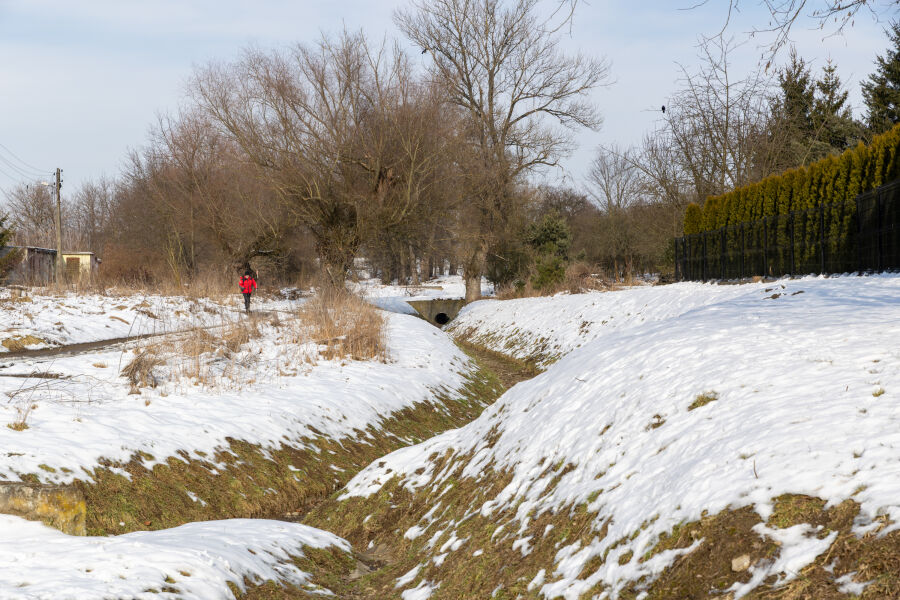 kanał - rów wzdłuż golikówki